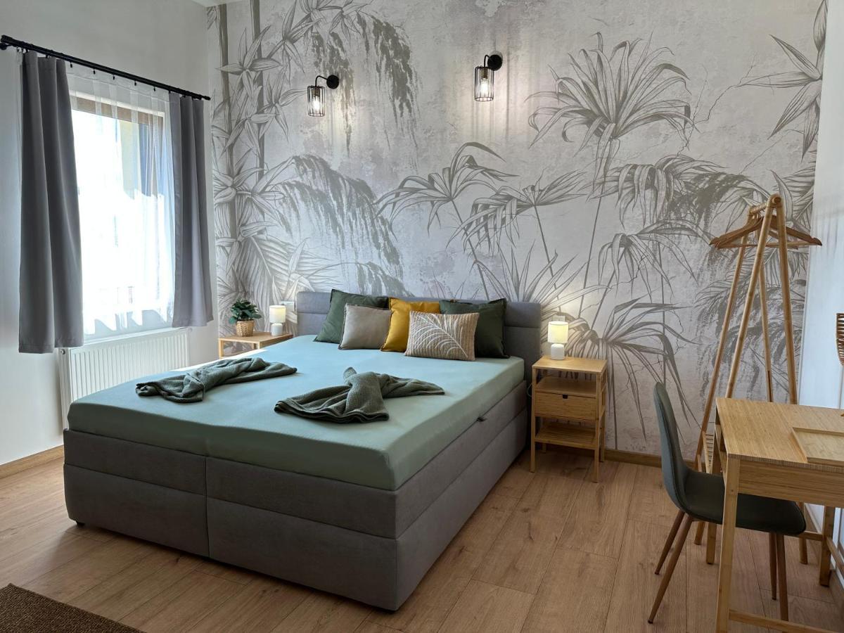 Green Apartment - City Centre - Main Square Liptovský Mikuláš Eksteriør bilde