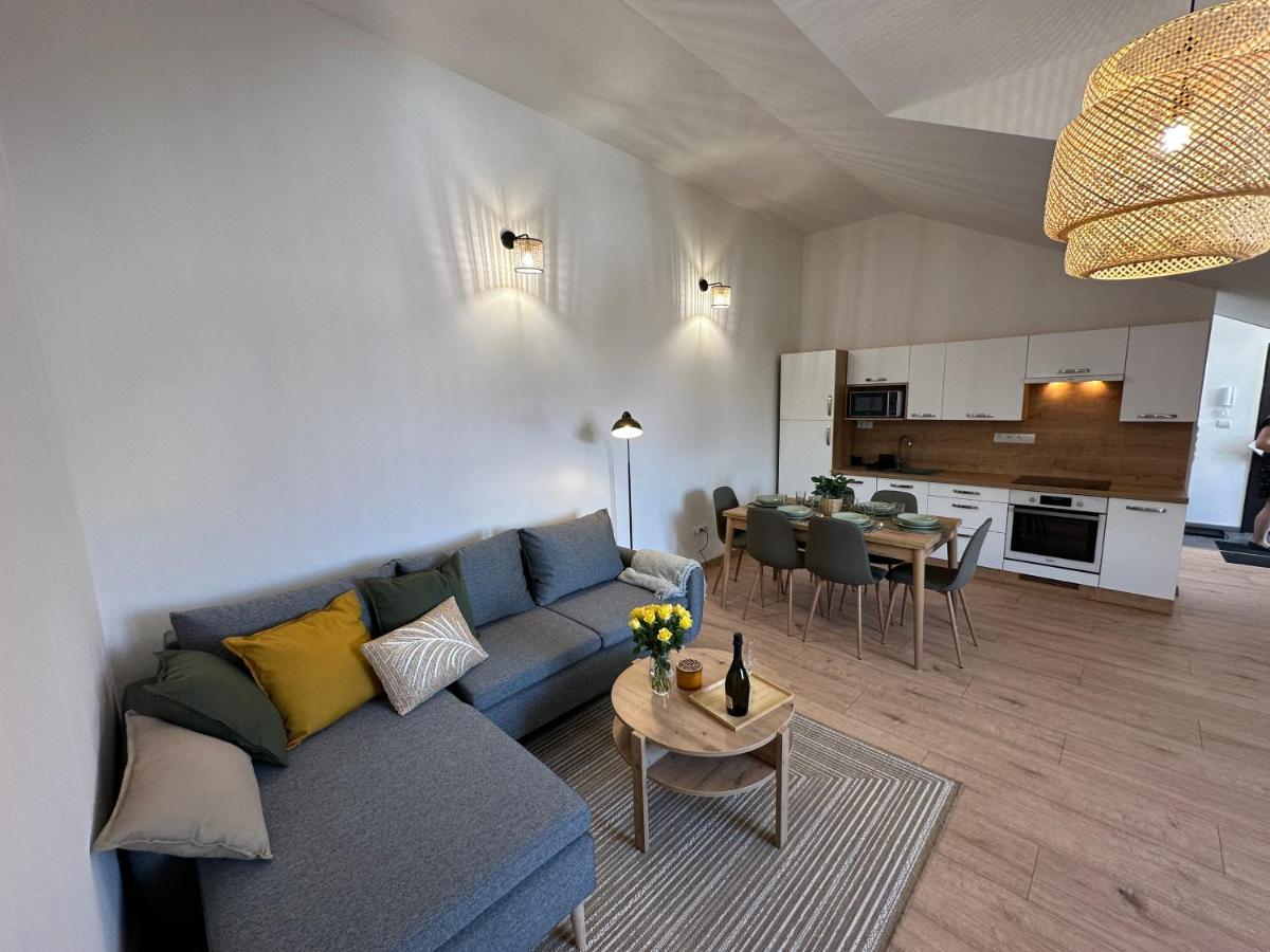 Green Apartment - City Centre - Main Square Liptovský Mikuláš Eksteriør bilde