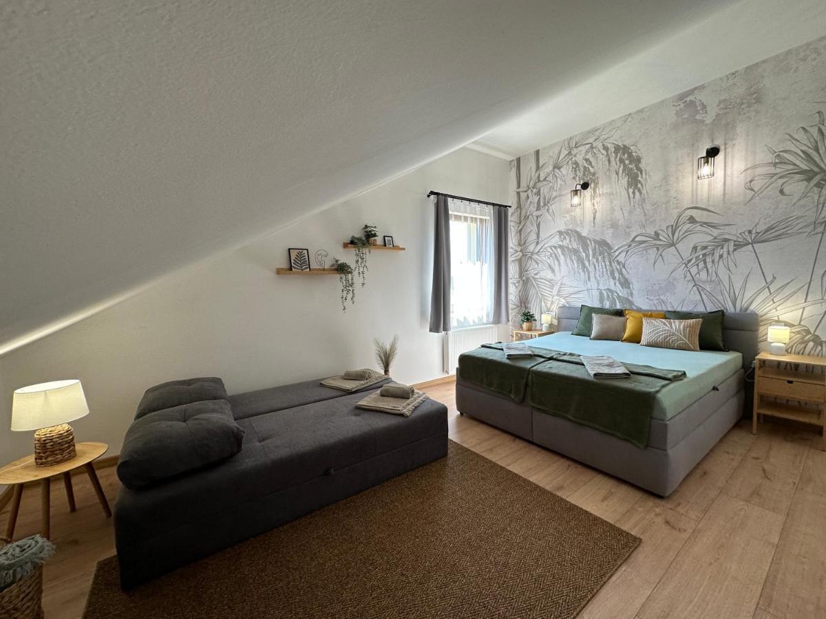 Green Apartment - City Centre - Main Square Liptovský Mikuláš Eksteriør bilde
